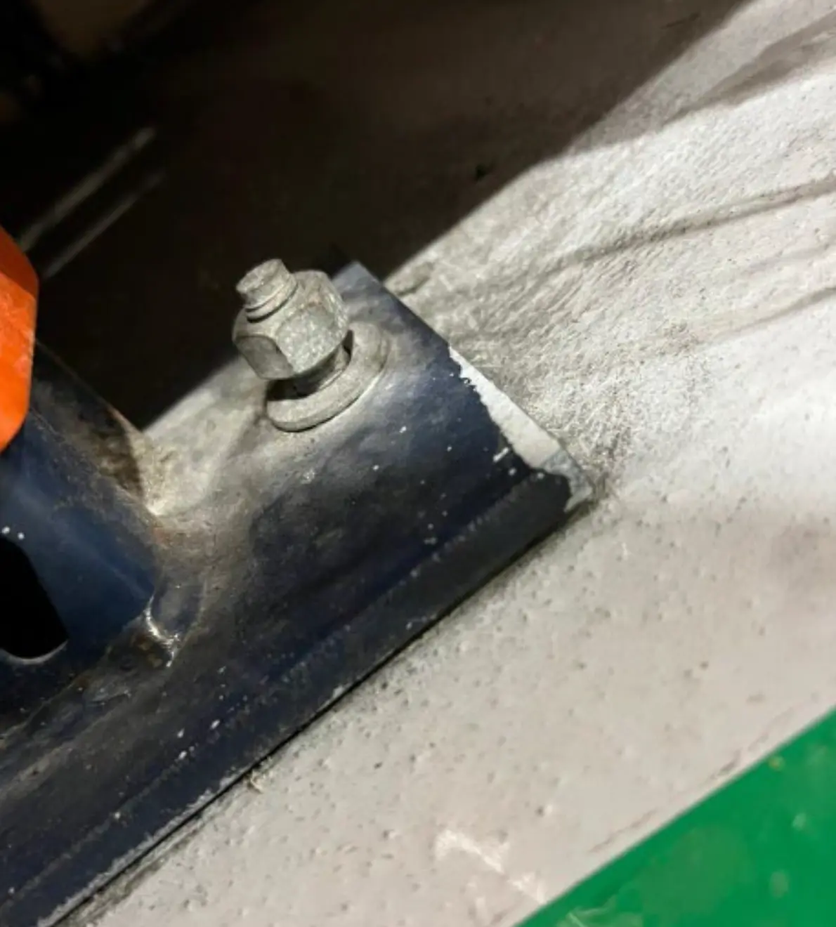 Evaluación visual de estructuras de rack durante la inspección